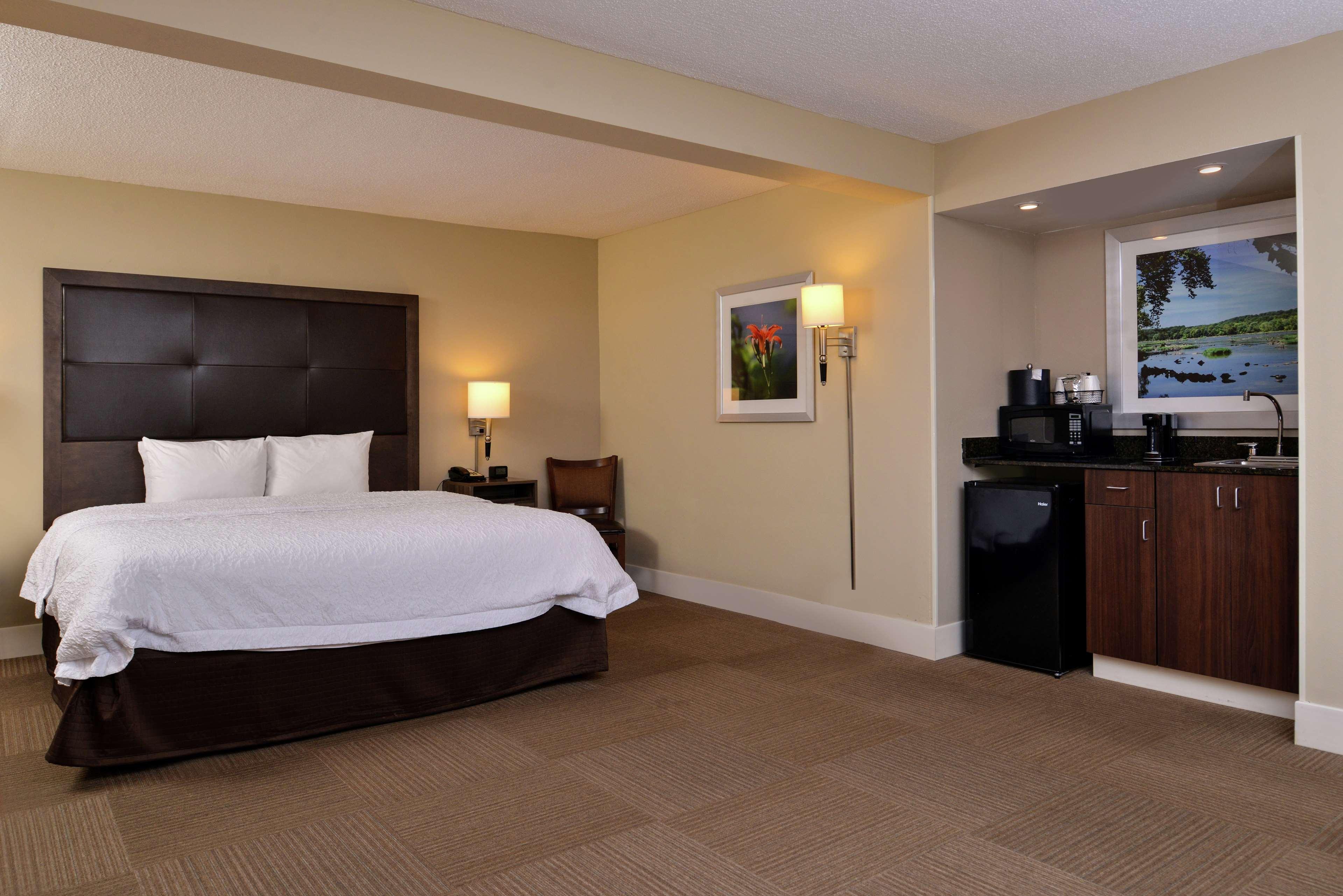 Hampton Inn South Hill Bagian luar foto